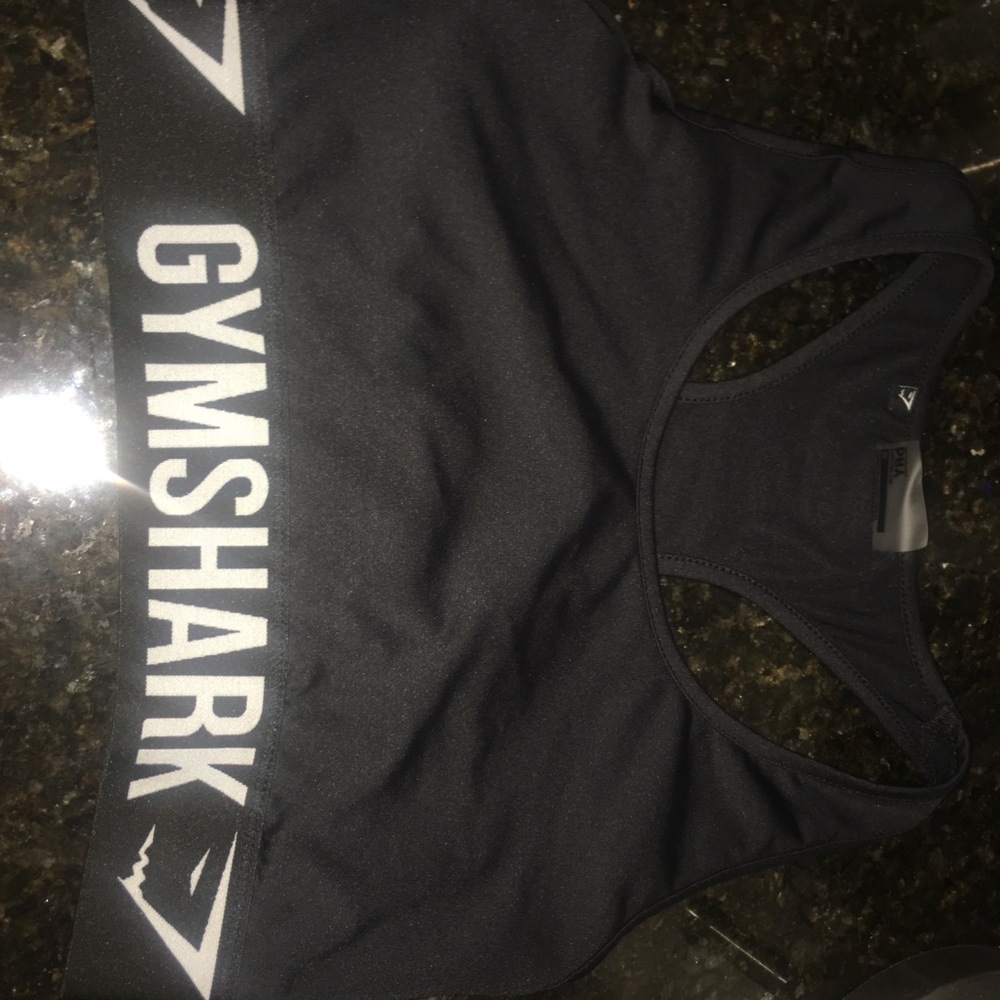 Black gymshark sports bra🖤